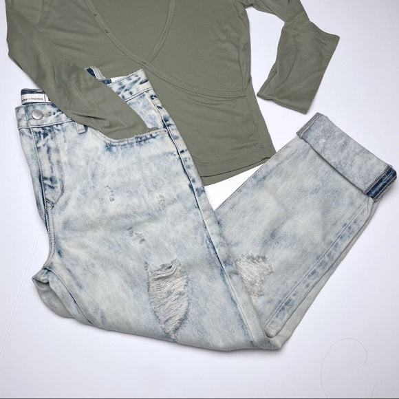 Distressed Boyfriend Fit Jeans (26)