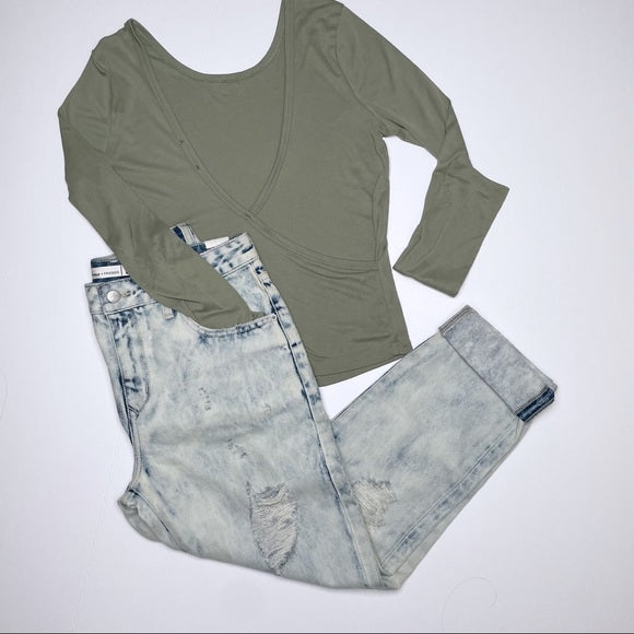 Distressed Boyfriend Fit Jeans (26)