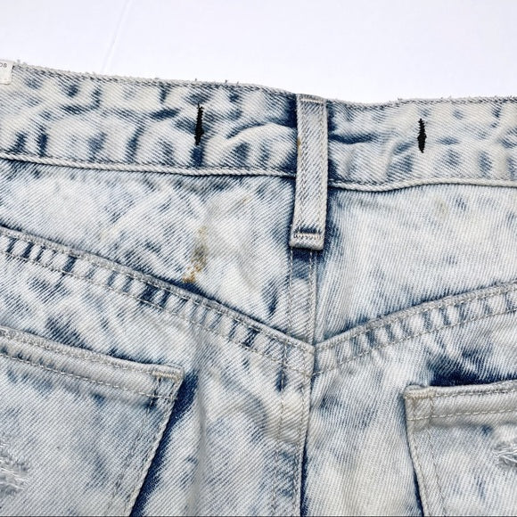 Distressed Boyfriend Fit Jeans (26)