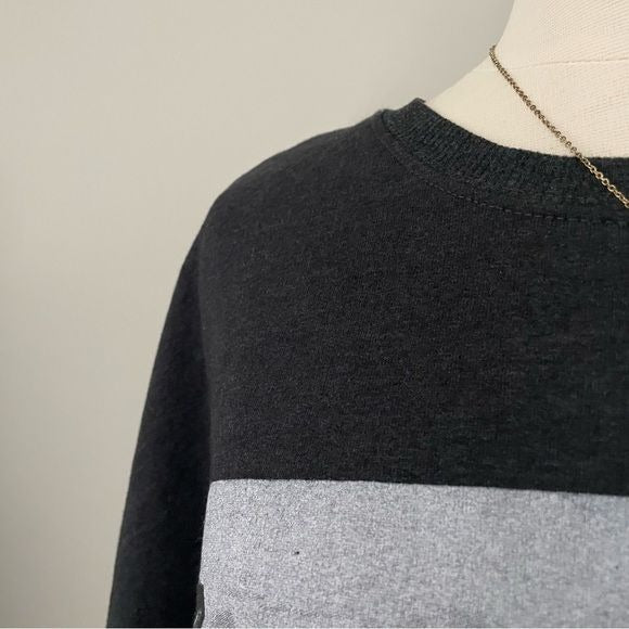 Grey FRIENDS Graphic Sweater (XL)