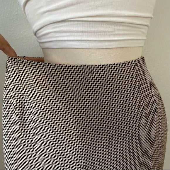 Zig Zag Pattern Mini Skirt (4)