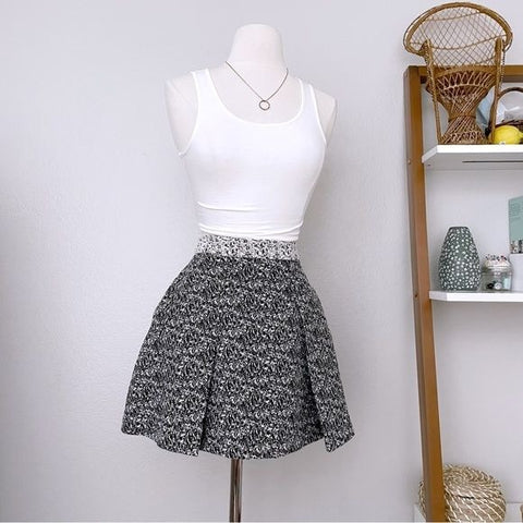 Circle Black and White Tweed Mini Skirt (4P)