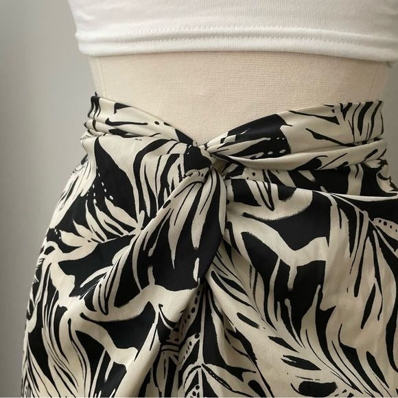 Midi Satin Leaf Pattern Skirt (M)