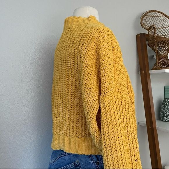 Golden Yellow Chunky Knit Crop Sweater (S)