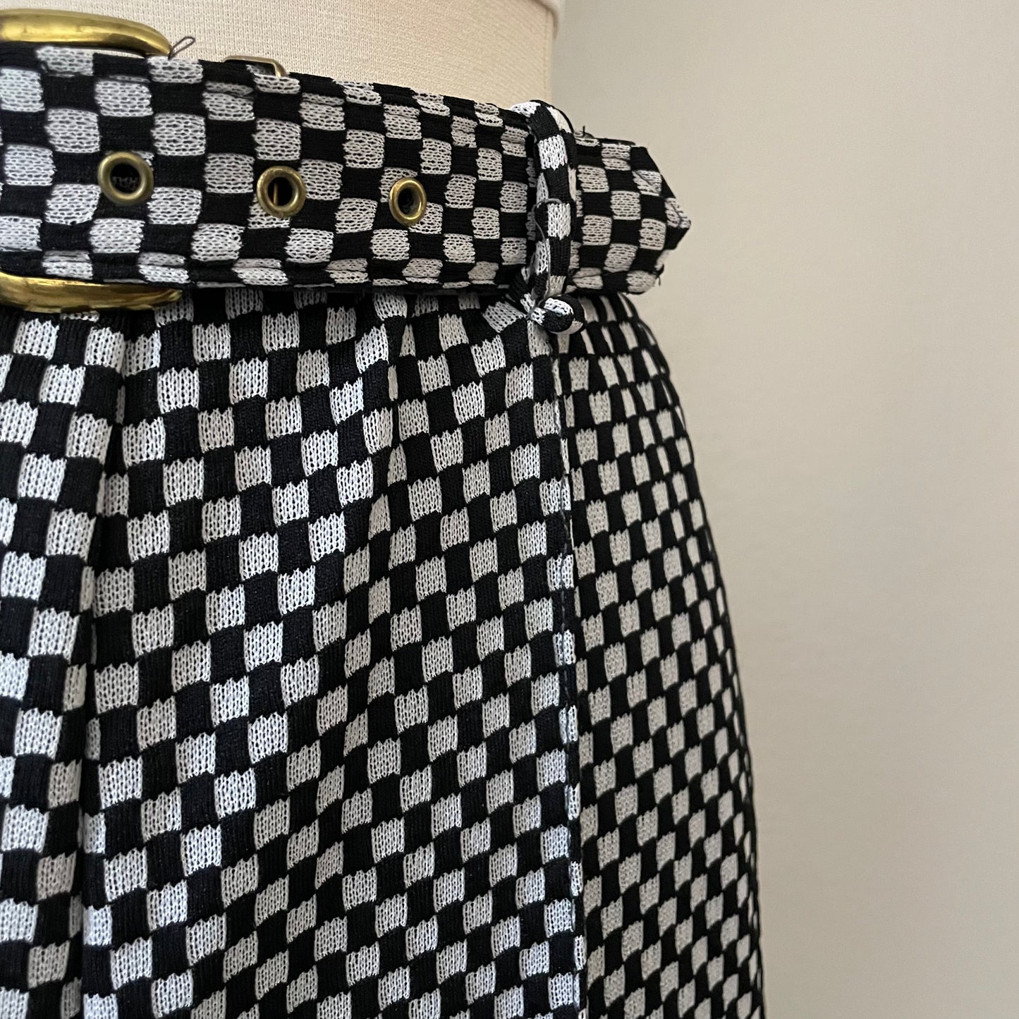 Vintage Checkered High Waist Pants (26)