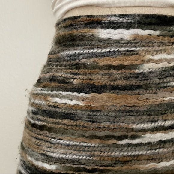Textured Yarn Woven Mini Skirt (L)