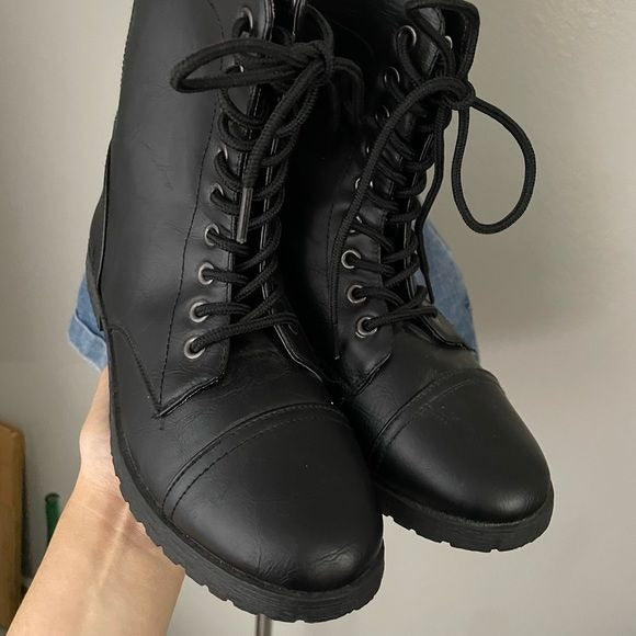 Black Zip Up Combat Boots (8)