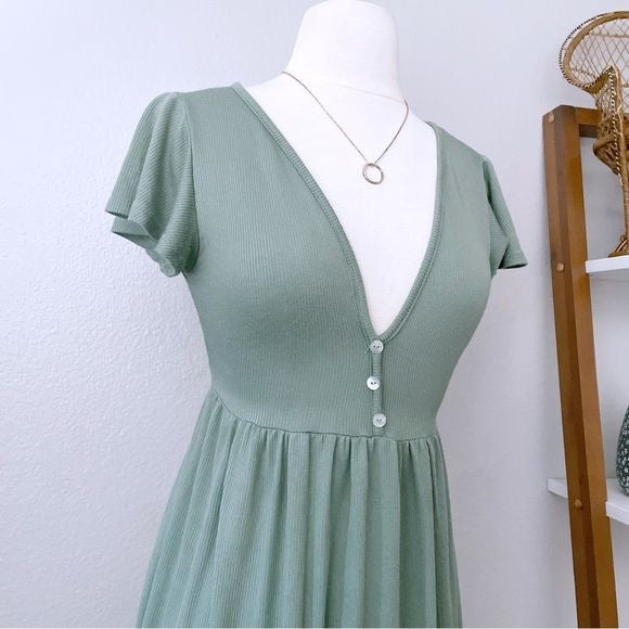Sage Green Prairie Ribbed Maxi Dress (L)