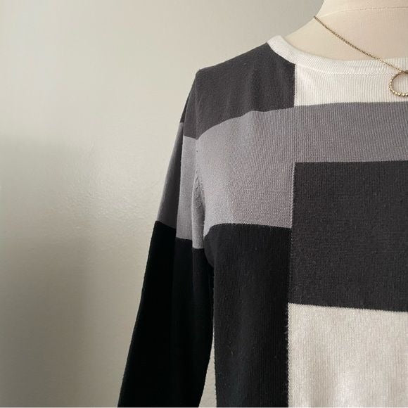Colorblock Monochromatic Lightweight Pullover Sweater (XL)