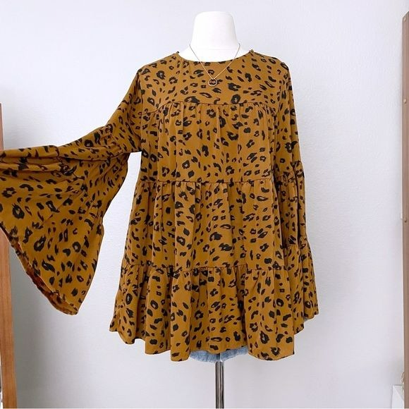 Oversize Bell Sleeve Leopard Tiered Tunic (M)