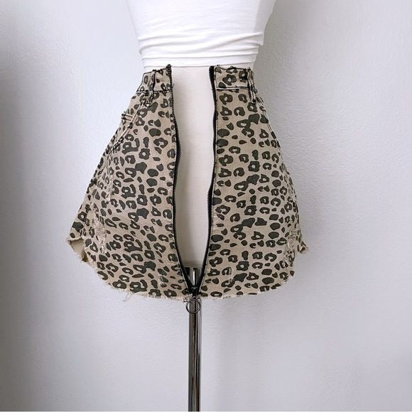 High Rise Leopard Distressed Mini Skirt (11)