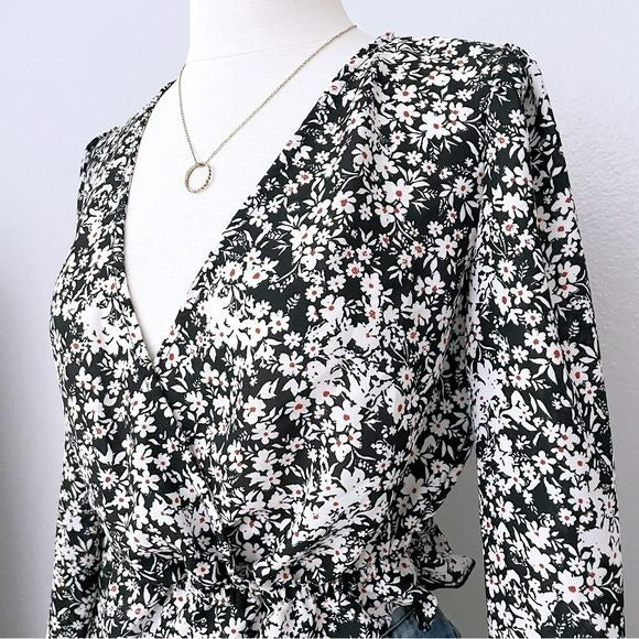 Cropped Long Sleeve Floral Top (M)
