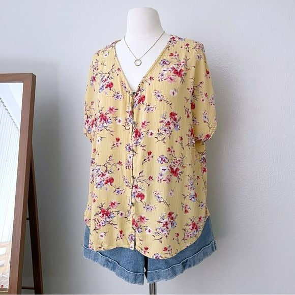 Gauzy Floral Yellow Button Front Top (XXL)