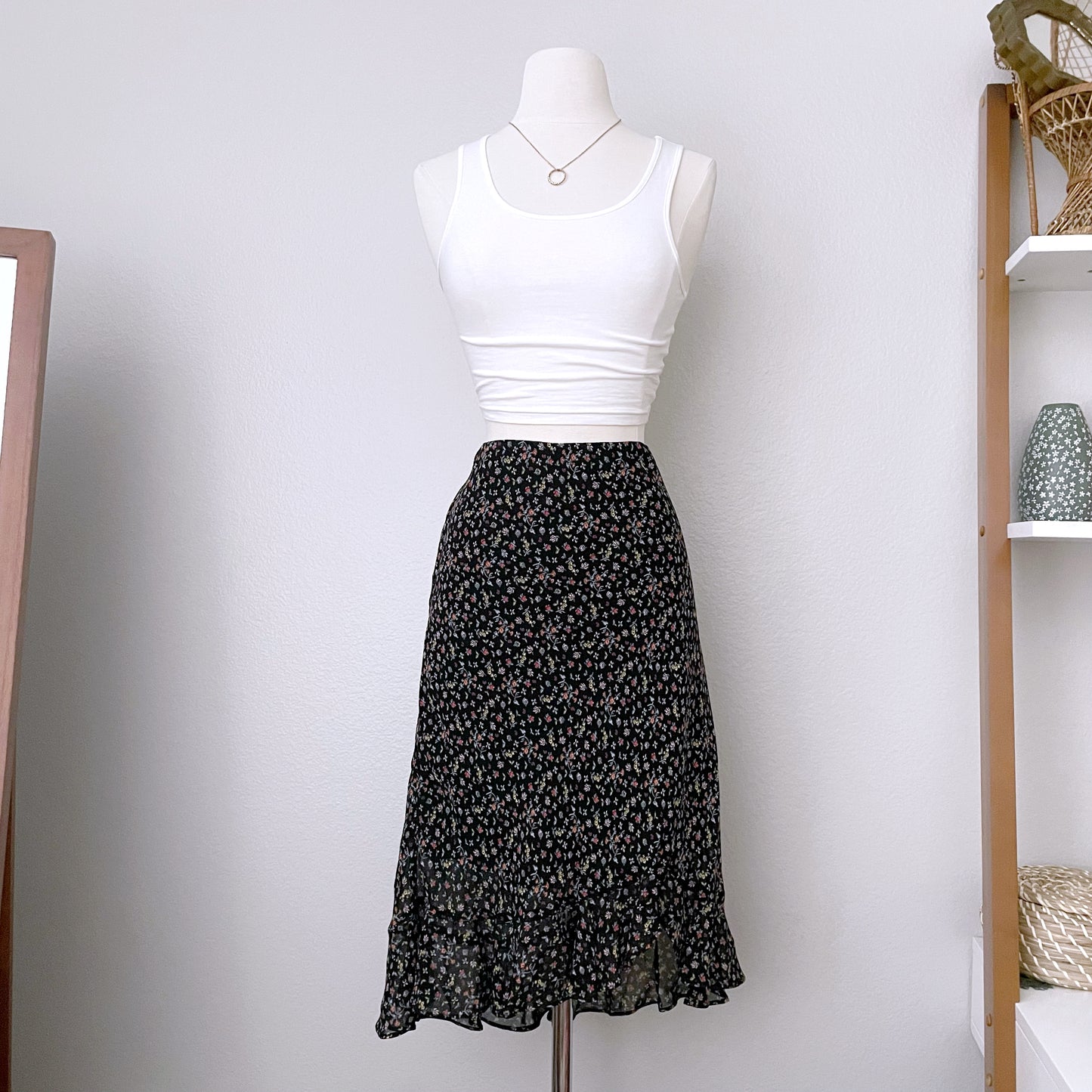 Vintage Floral Midi Skirt (M)