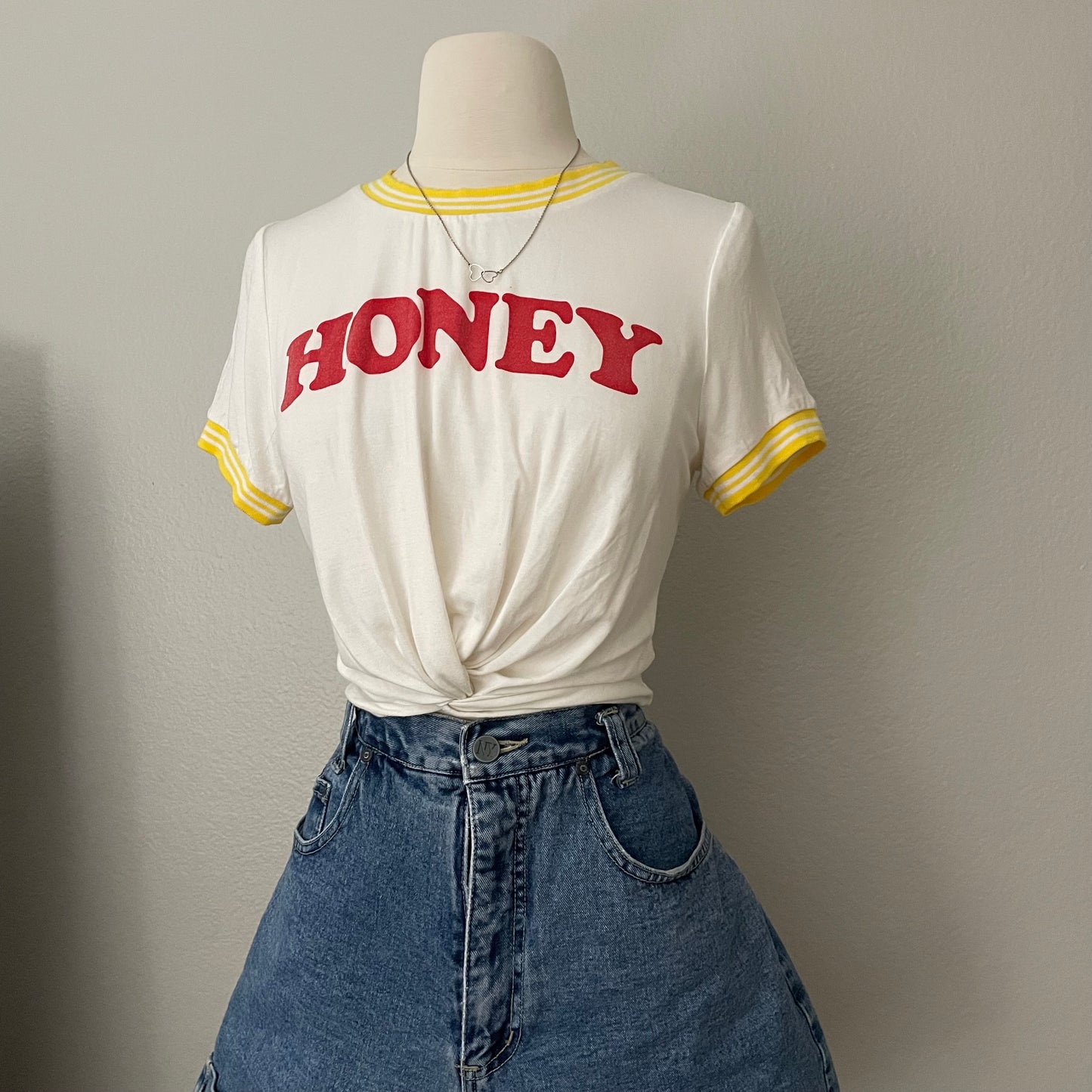 Honey Cropped Short Sleeve T-Shirt (L)