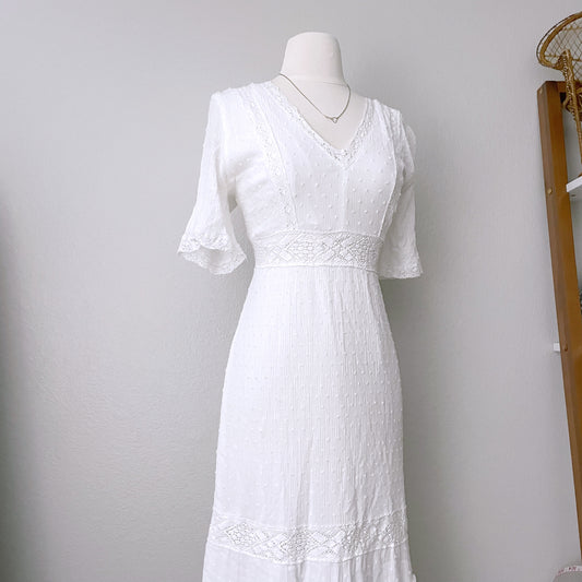 White Midi Boho Crochet / Lace Dress (L)