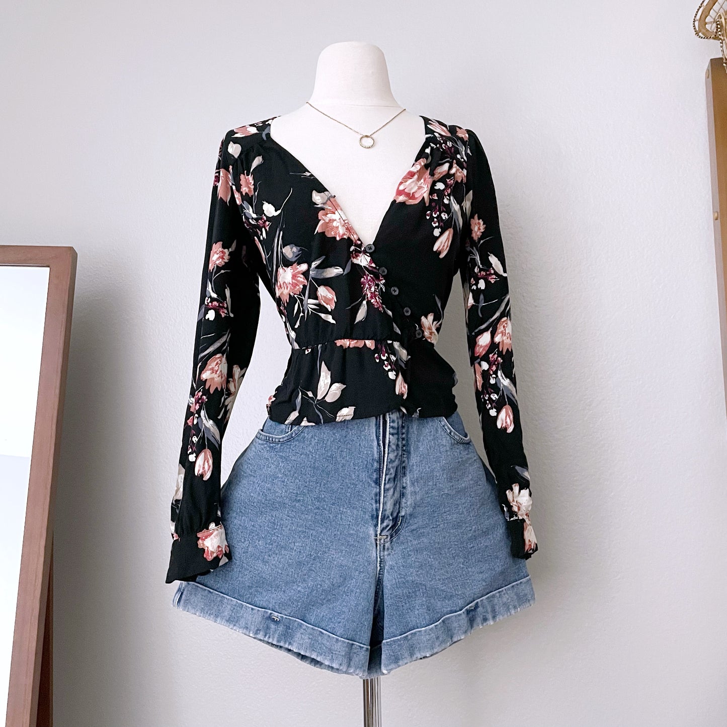 Floral Long Sleeve Cropped Top (M)