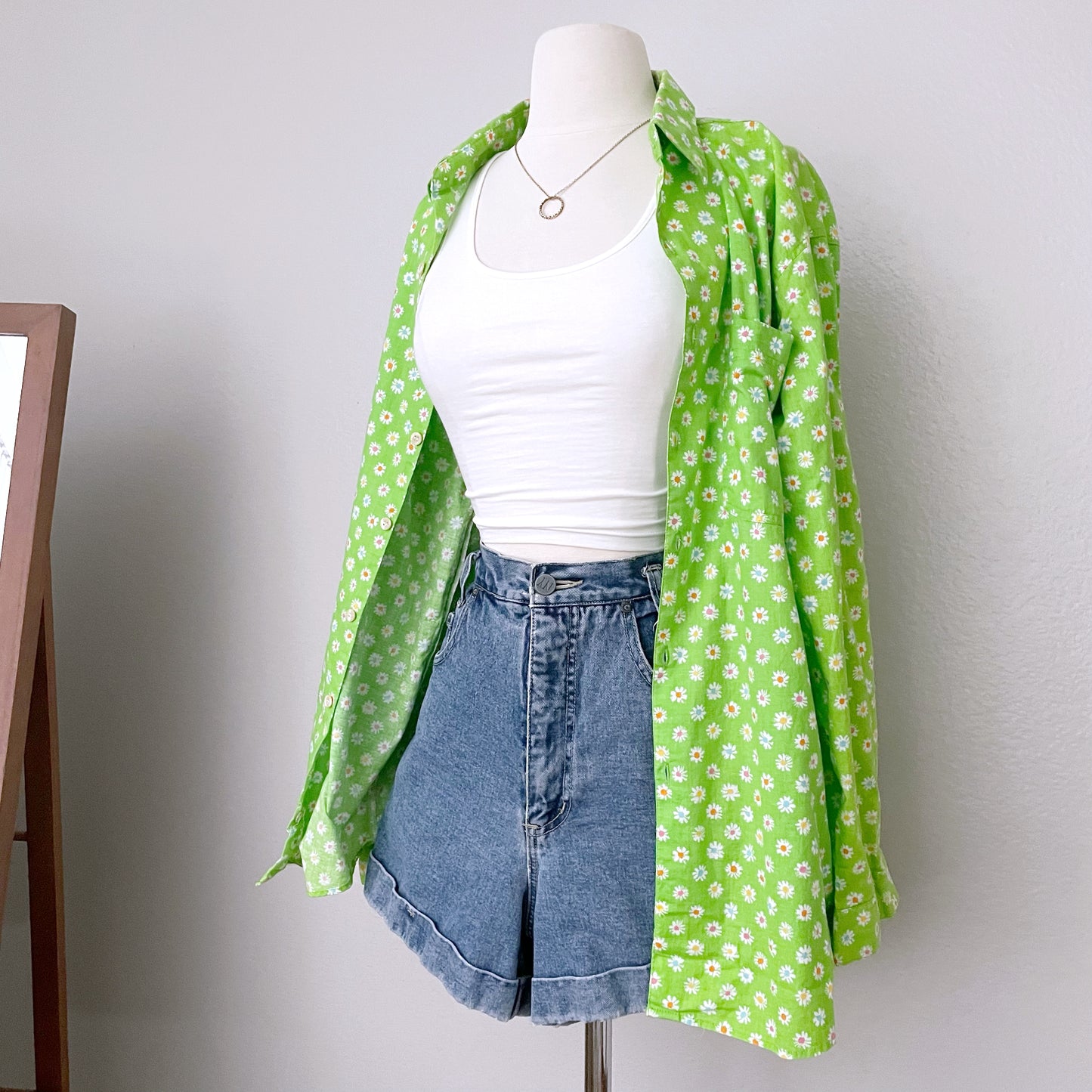 Colorful Daisy Vintage Green Button Front (XL)