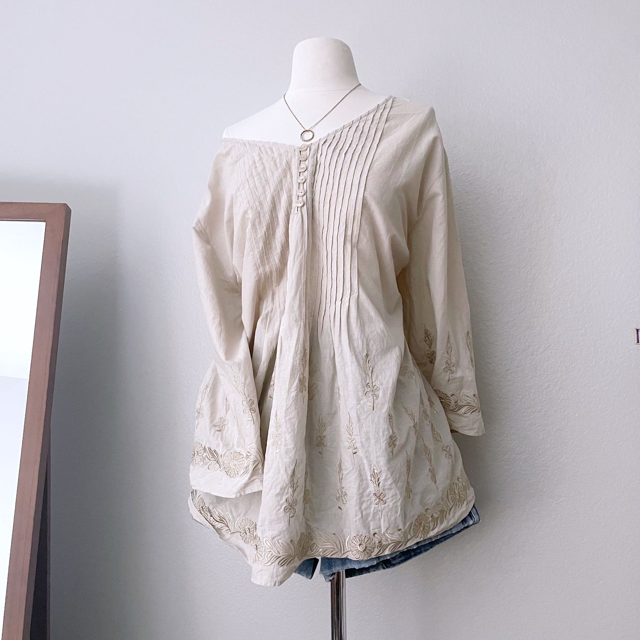 Neutral Beige Embroidered Floral Tunic (4X)