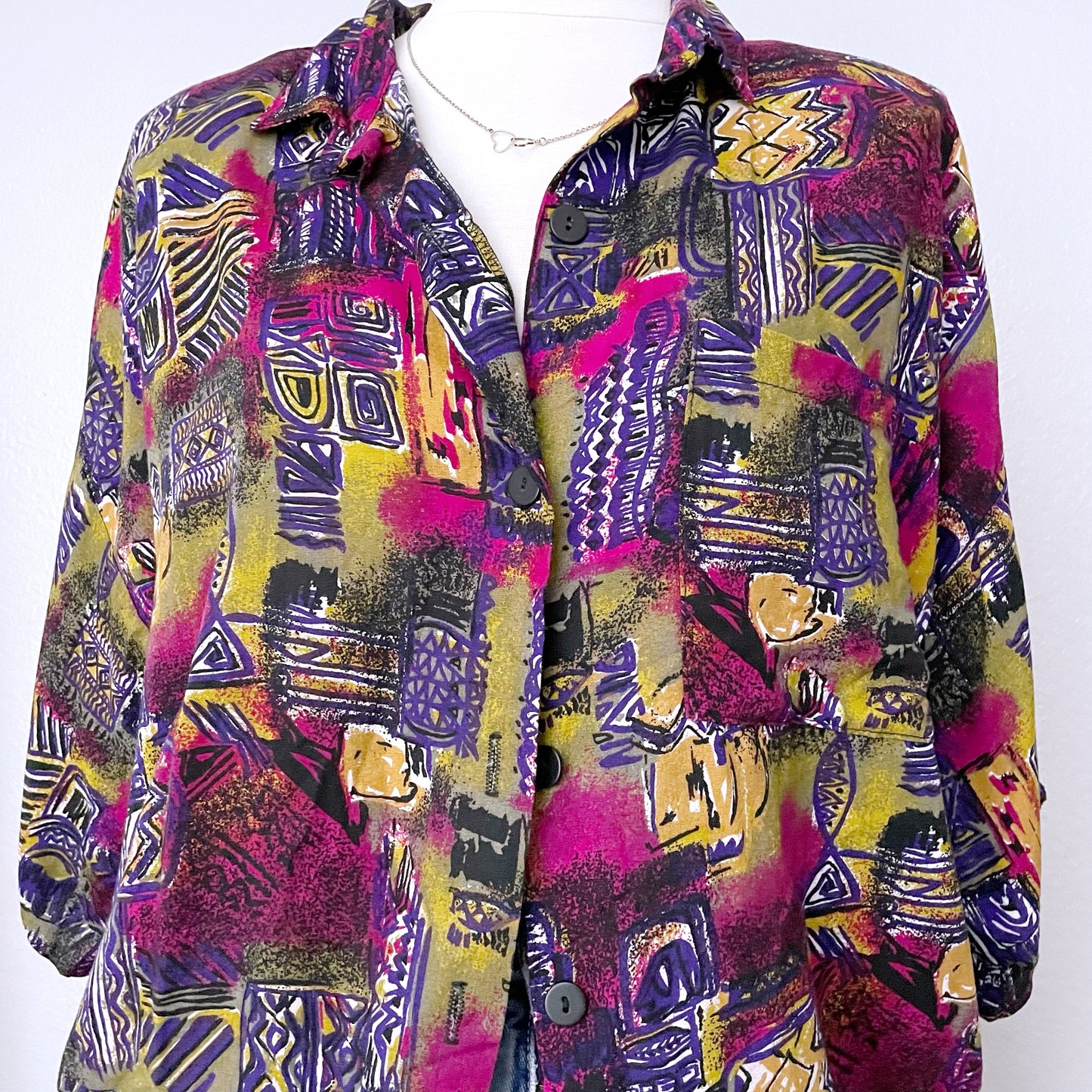 Vintage Abstract Retro Button Front Top (XL)