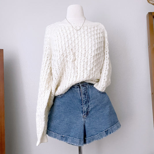 Oversize Knit Cream Colored Sweater (L)