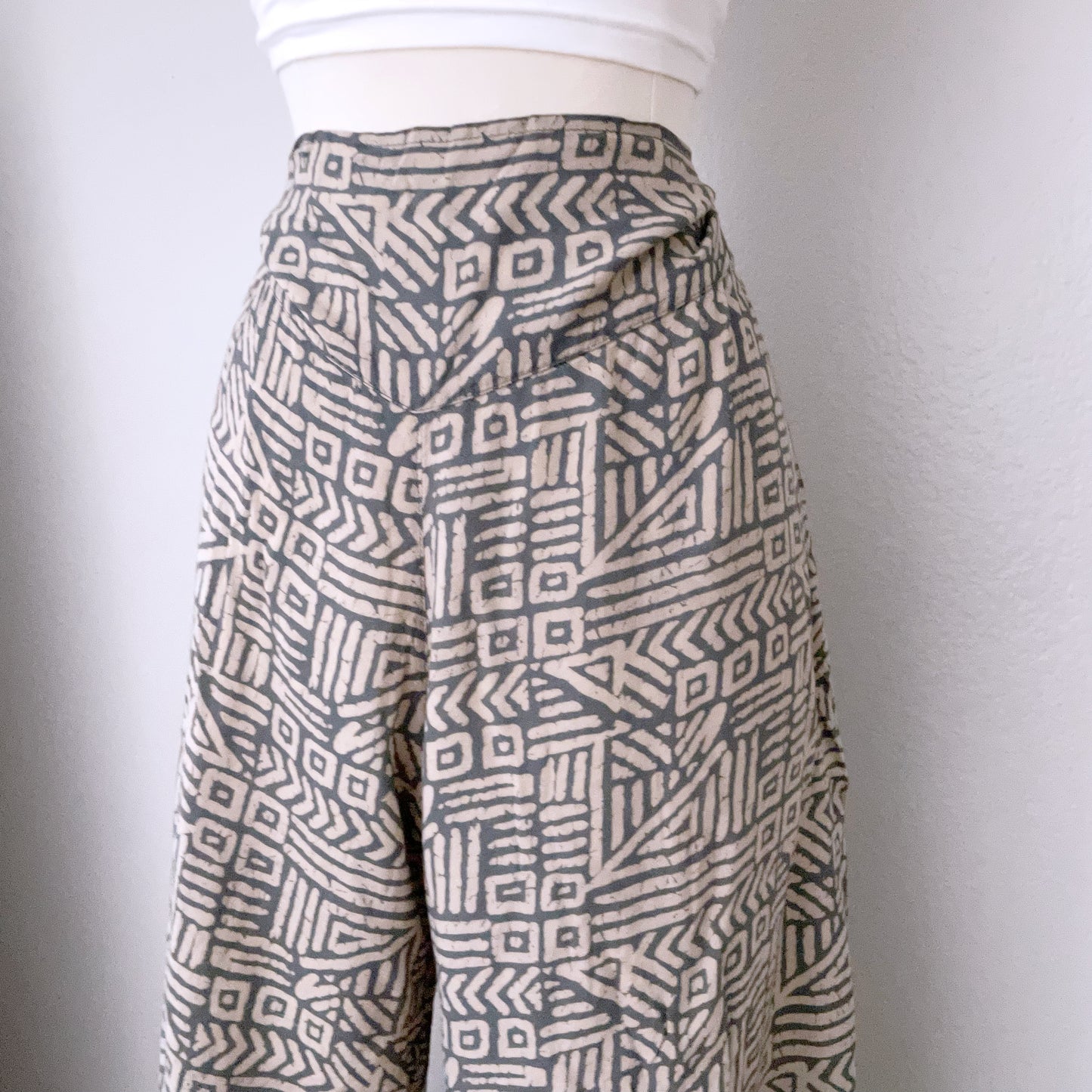 Wide Leg Flowy Tribal Print Pants (L)