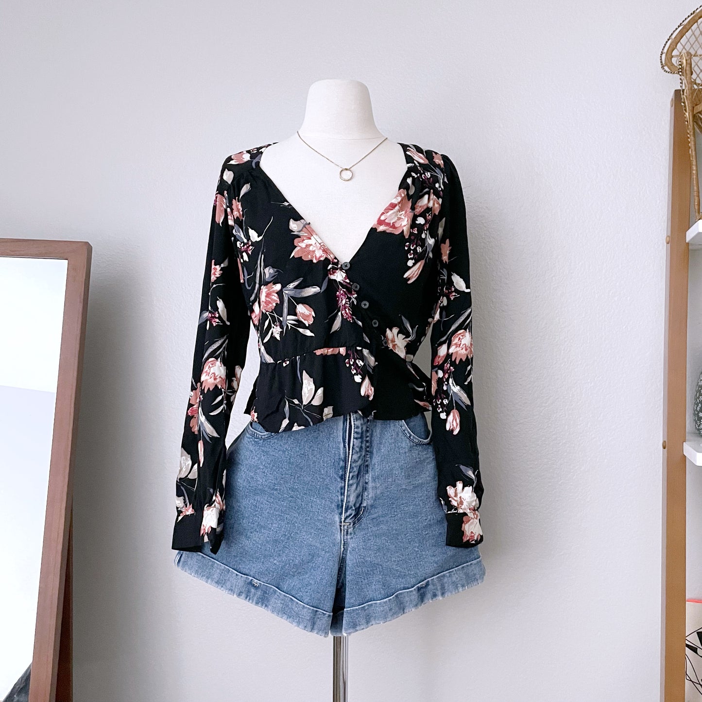Floral Long Sleeve Cropped Top (M)