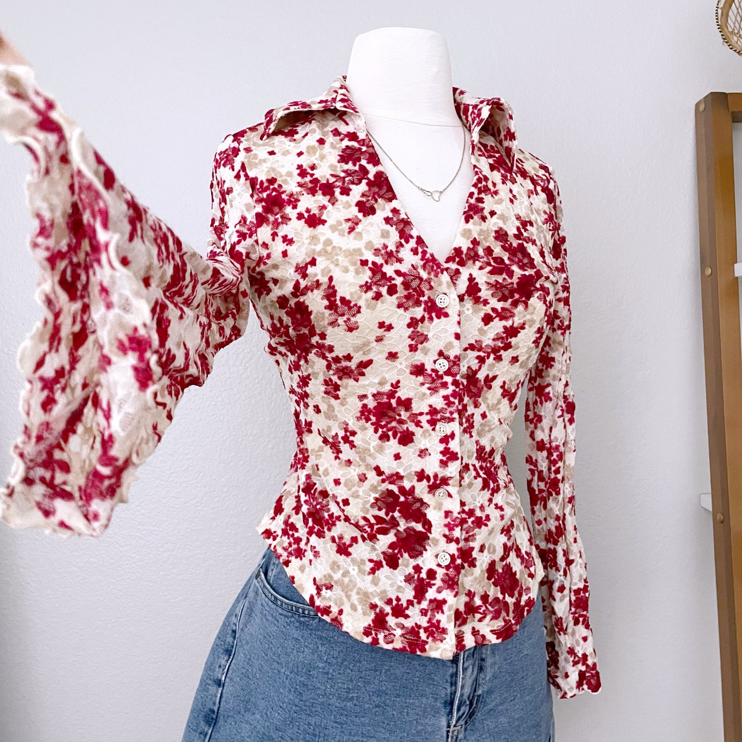 Lace Floral Bell Sleeve Button Front Top (M)
