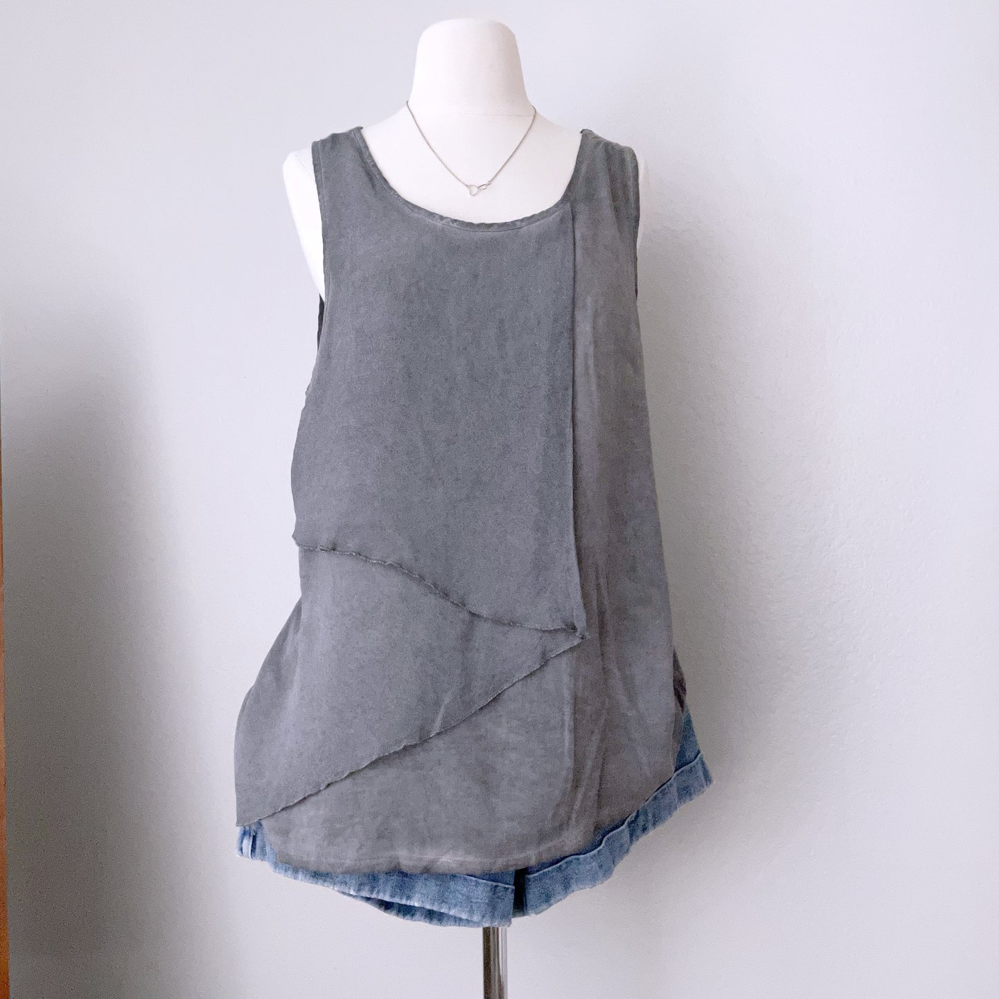 Dark Grey Tiered Relaxed Fit Tunic Top (XL)