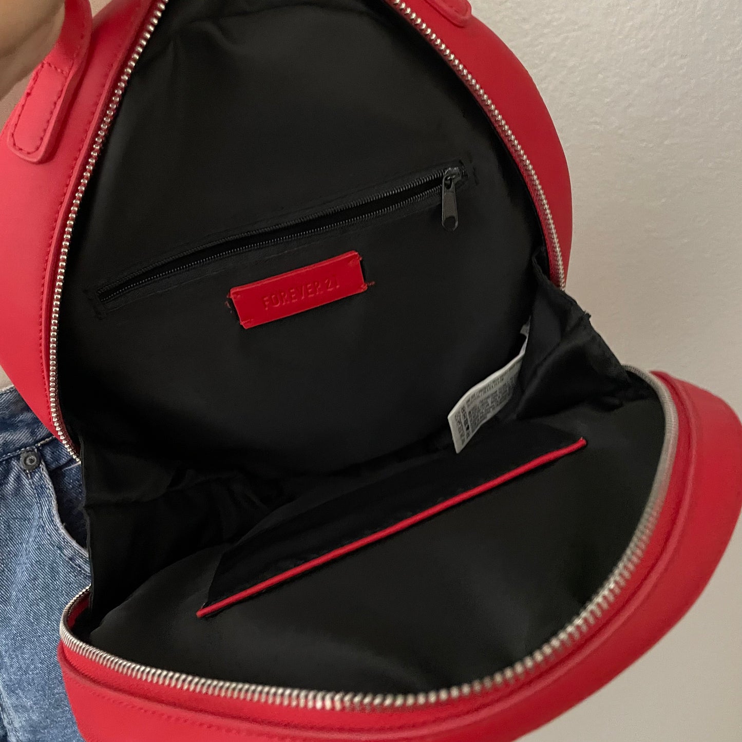 Retro Red Circular Handheld Bag