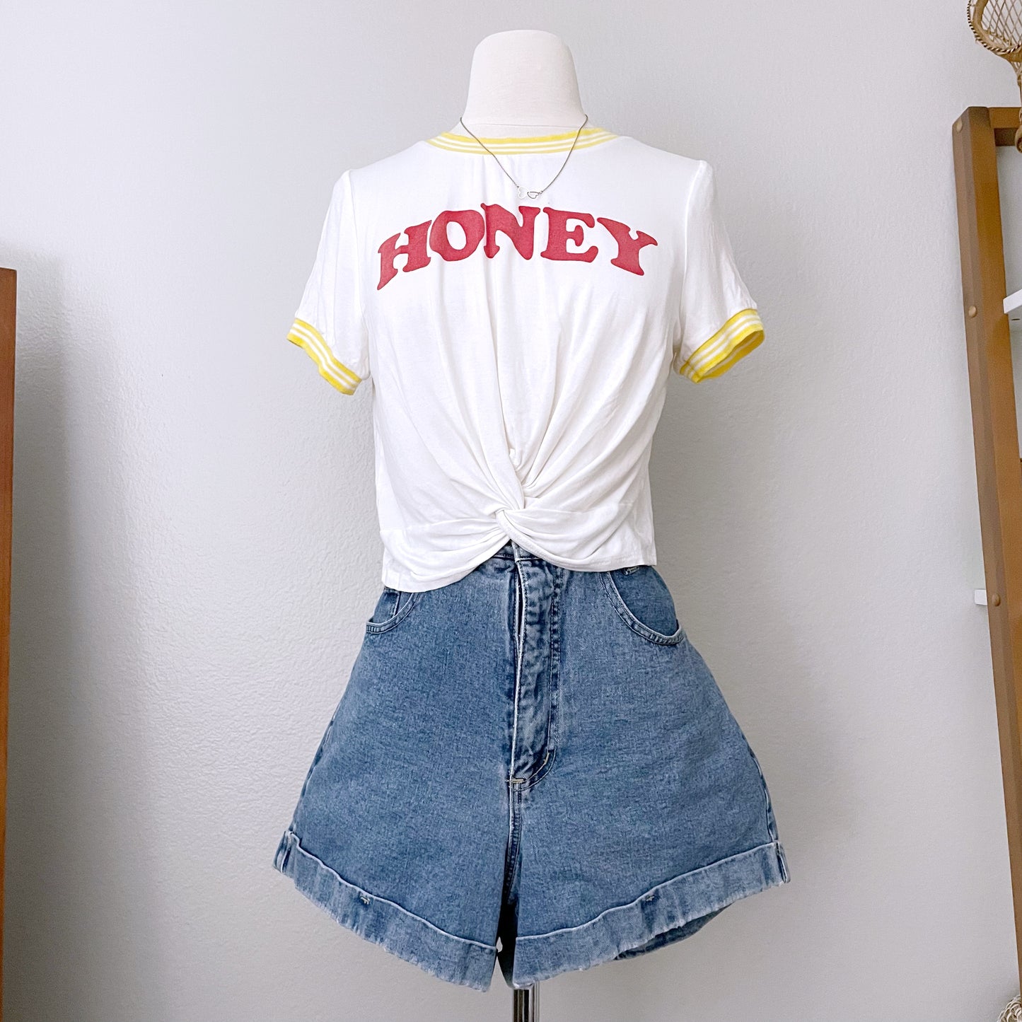 Honey Cropped Short Sleeve T-Shirt (L)